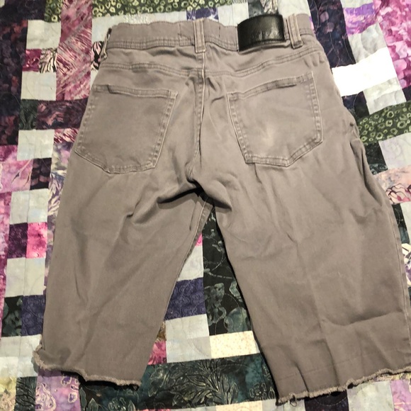 Men’s grey jean shorts - Picture 4 of 4